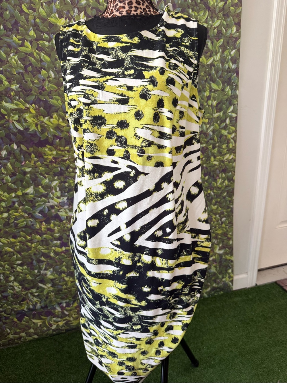 Sleeveless Abstract Zebra-Print Sheath Dress in Yellow/Black/White  p22
